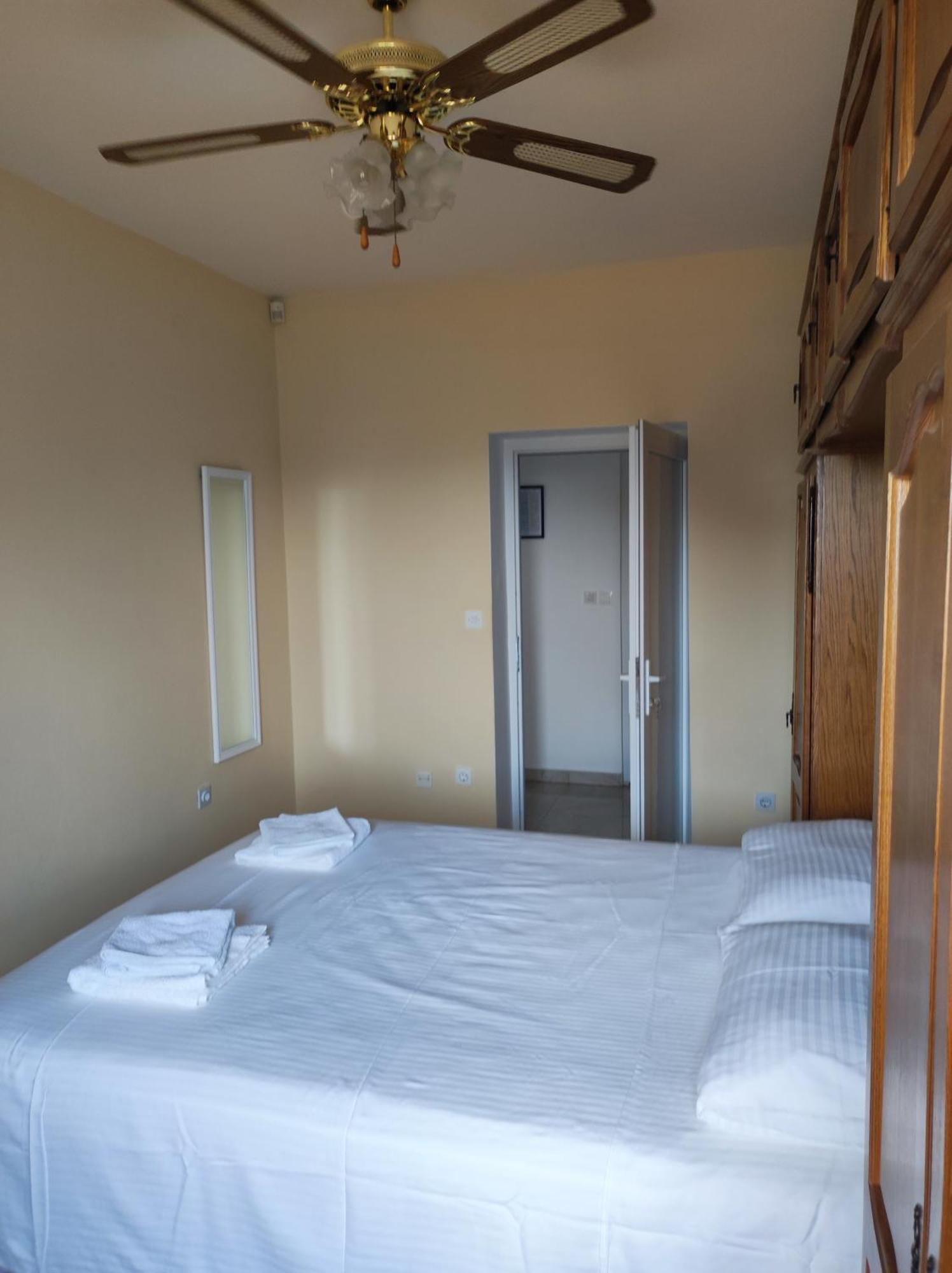 Apartment With 2 Balconies And Sea View オミシュ 部屋 写真